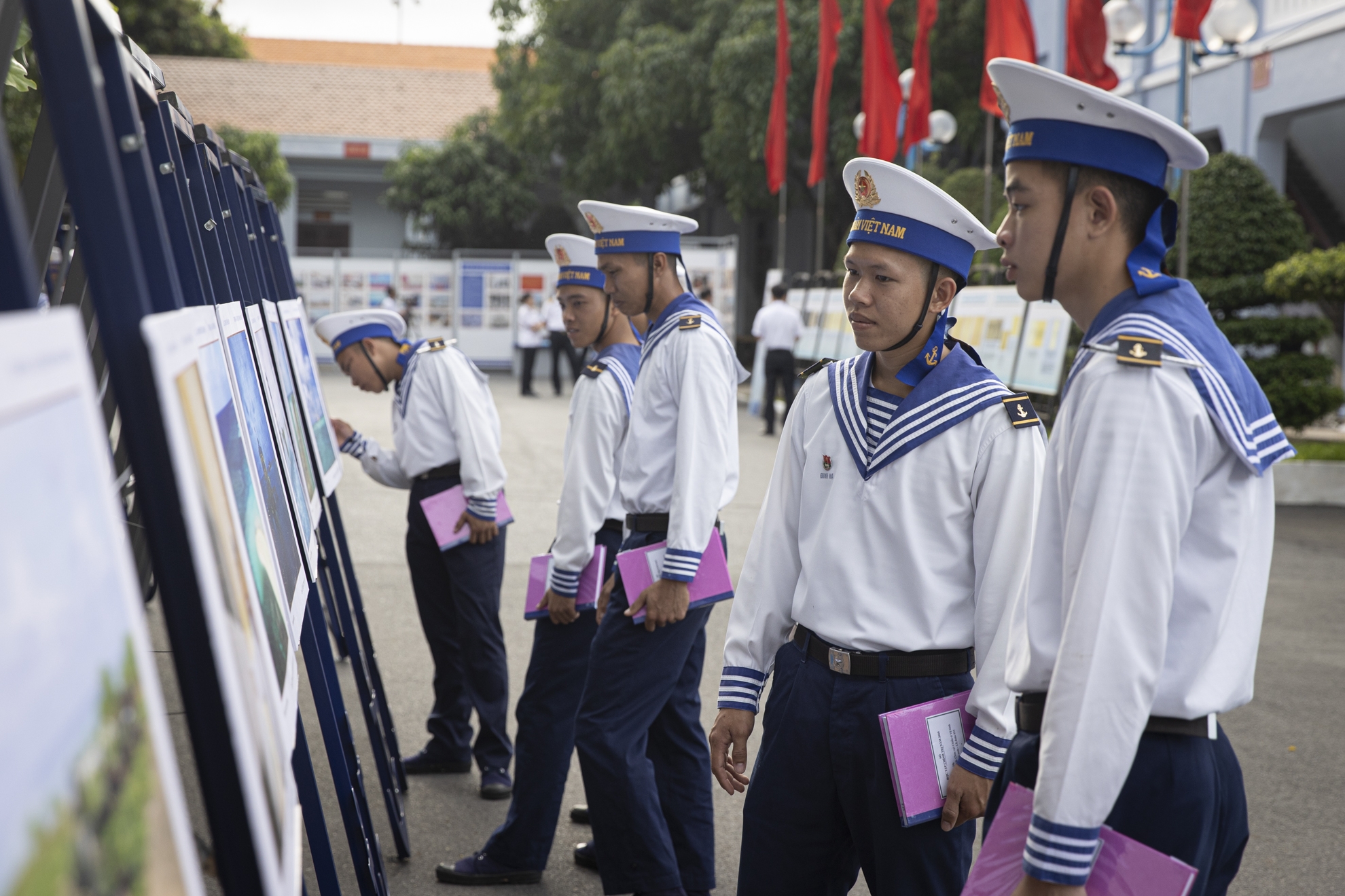 Công bố nhiều tài liệu, hình ảnh quý về &quot;Hoàng Sa, Trường Sa - Tổ quốc nơi đầu sóng&quot; - Ảnh 5.