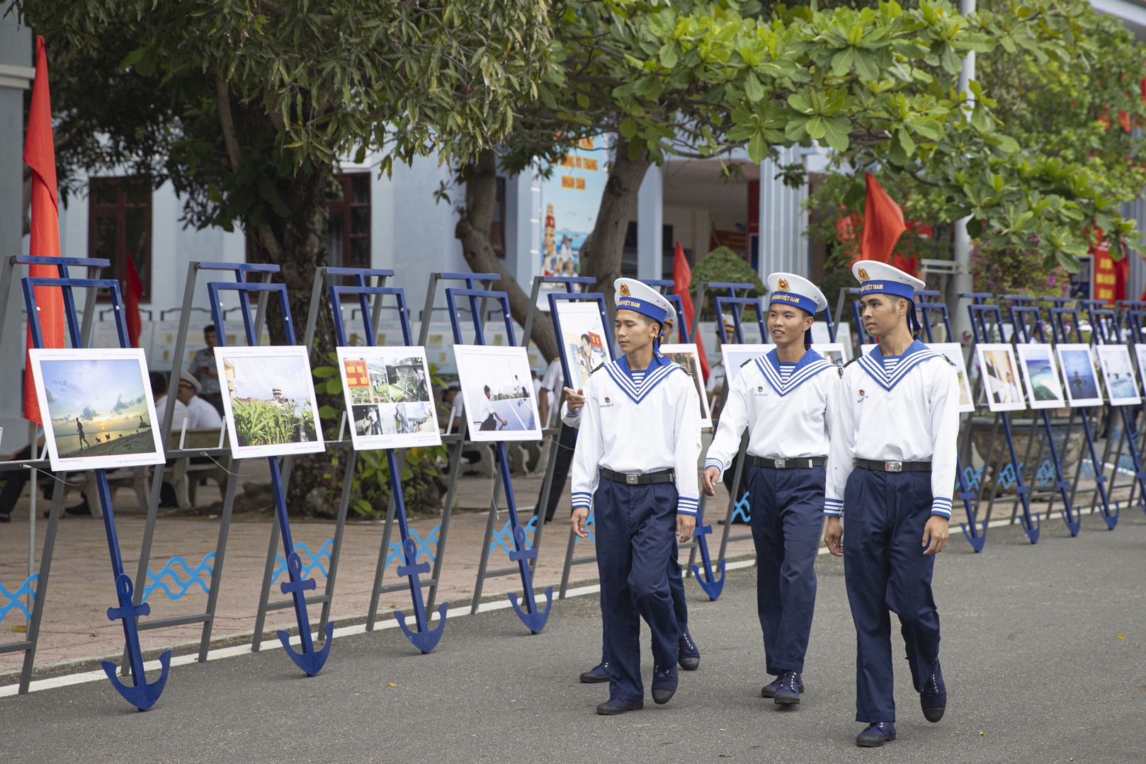 Công bố nhiều tài liệu, hình ảnh quý về &quot;Hoàng Sa, Trường Sa - Tổ quốc nơi đầu sóng&quot; - Ảnh 7.