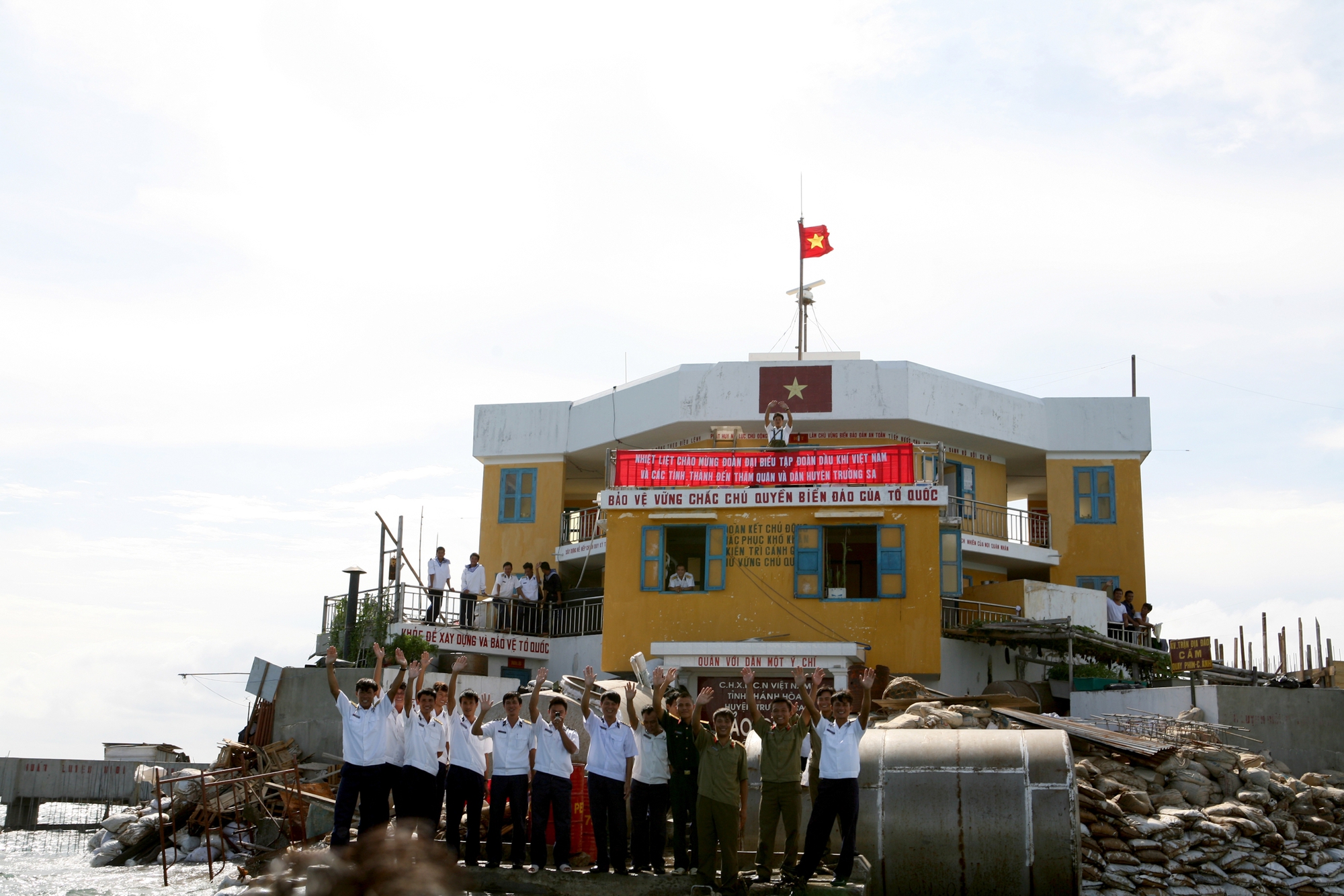 Công bố nhiều tài liệu, hình ảnh quý về &quot;Hoàng Sa, Trường Sa - Tổ quốc nơi đầu sóng&quot; - Ảnh 20.