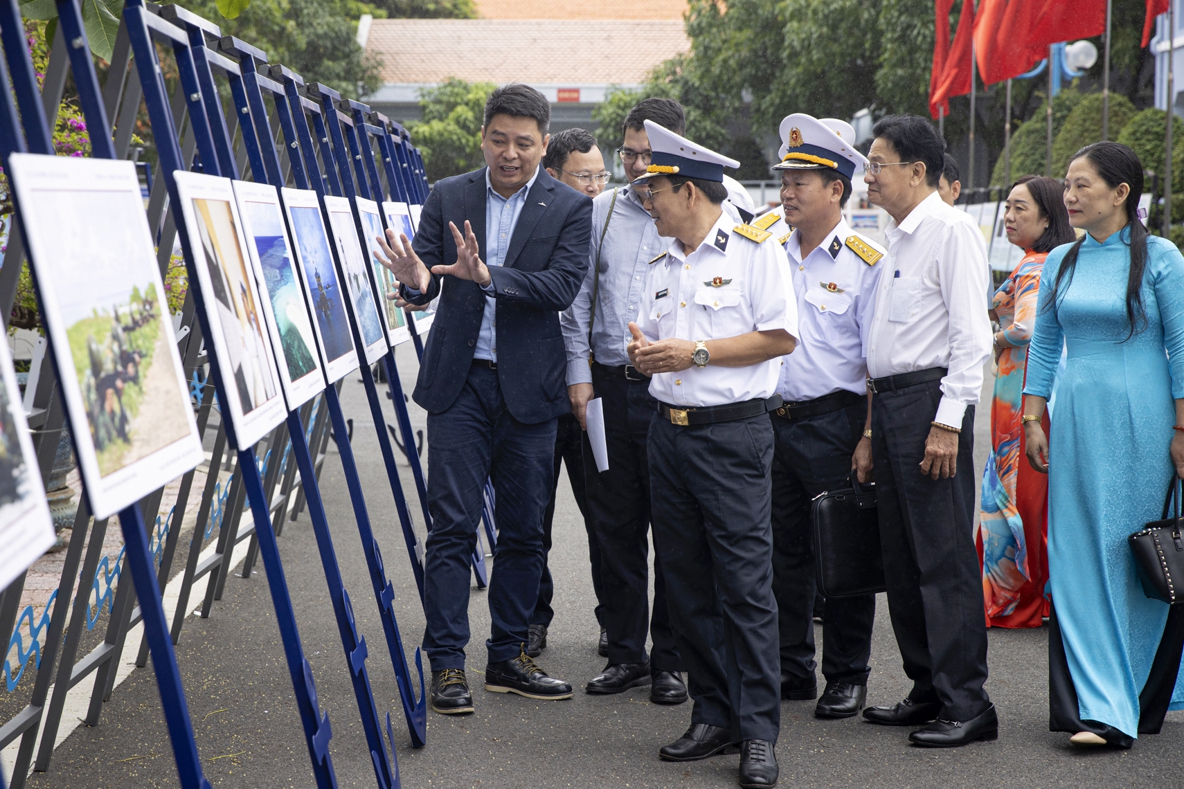 Công bố nhiều tài liệu, hình ảnh quý về &quot;Hoàng Sa, Trường Sa - Tổ quốc nơi đầu sóng&quot; - Ảnh 3.