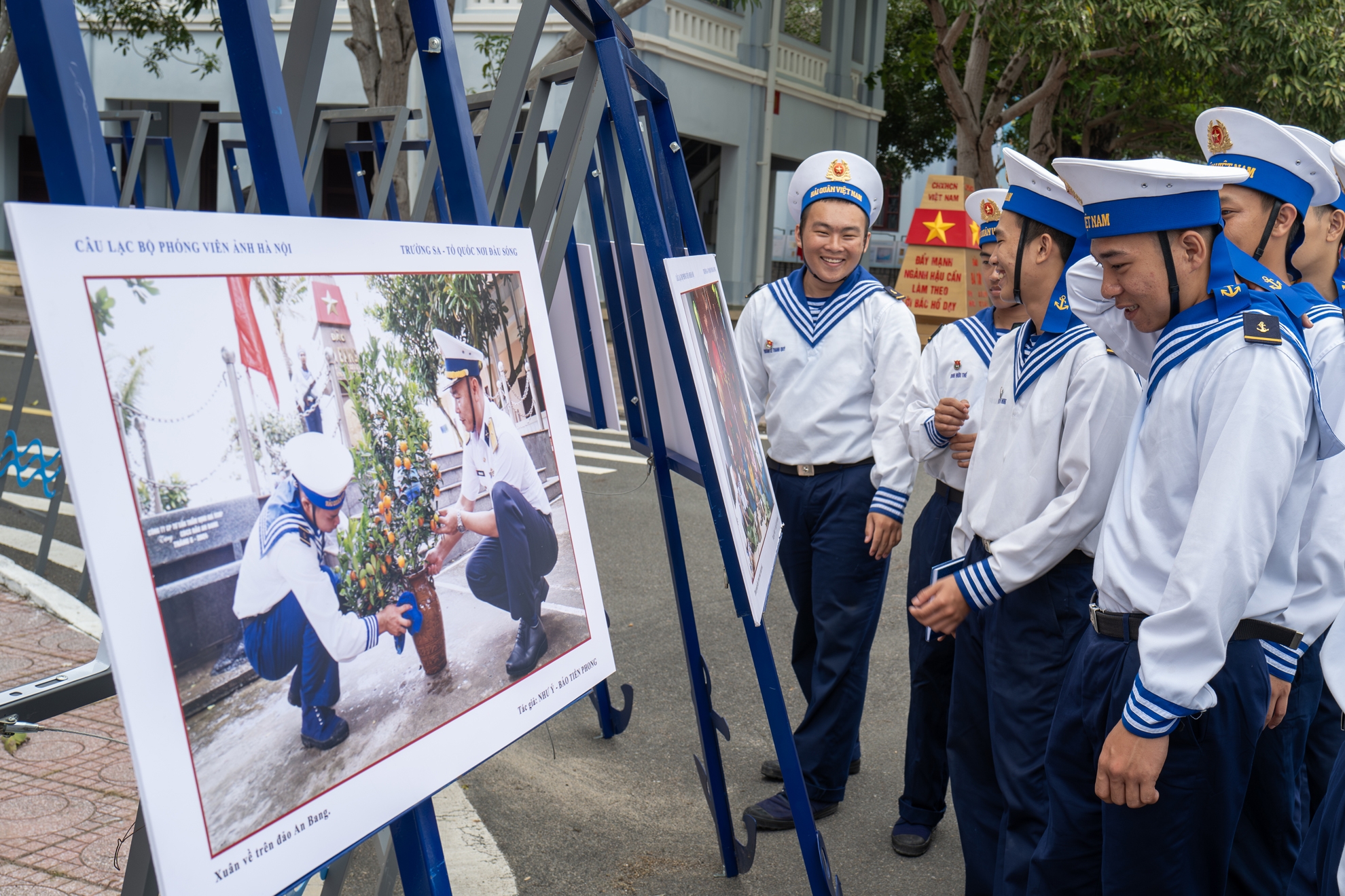 Công bố nhiều tài liệu, hình ảnh quý về &quot;Hoàng Sa, Trường Sa - Tổ quốc nơi đầu sóng&quot; - Ảnh 8.