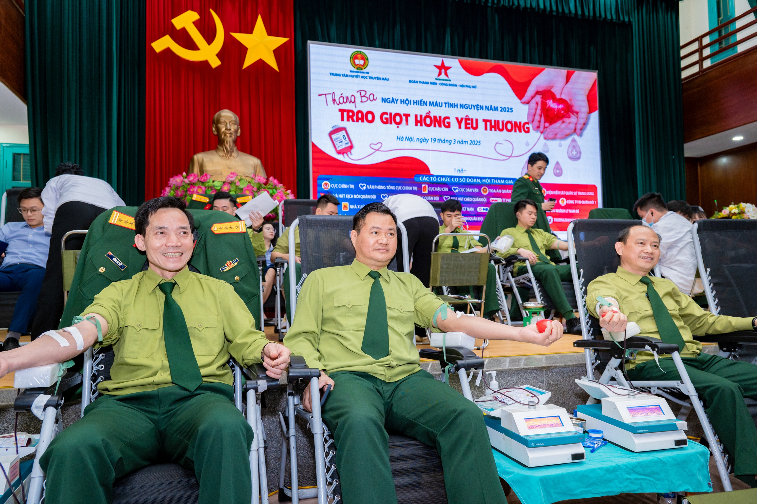 Lan tỏa tinh thần hiến máu cứu người tại ngày hội “Tháng Ba trao giọt hồng yêu thương” - Ảnh 5.