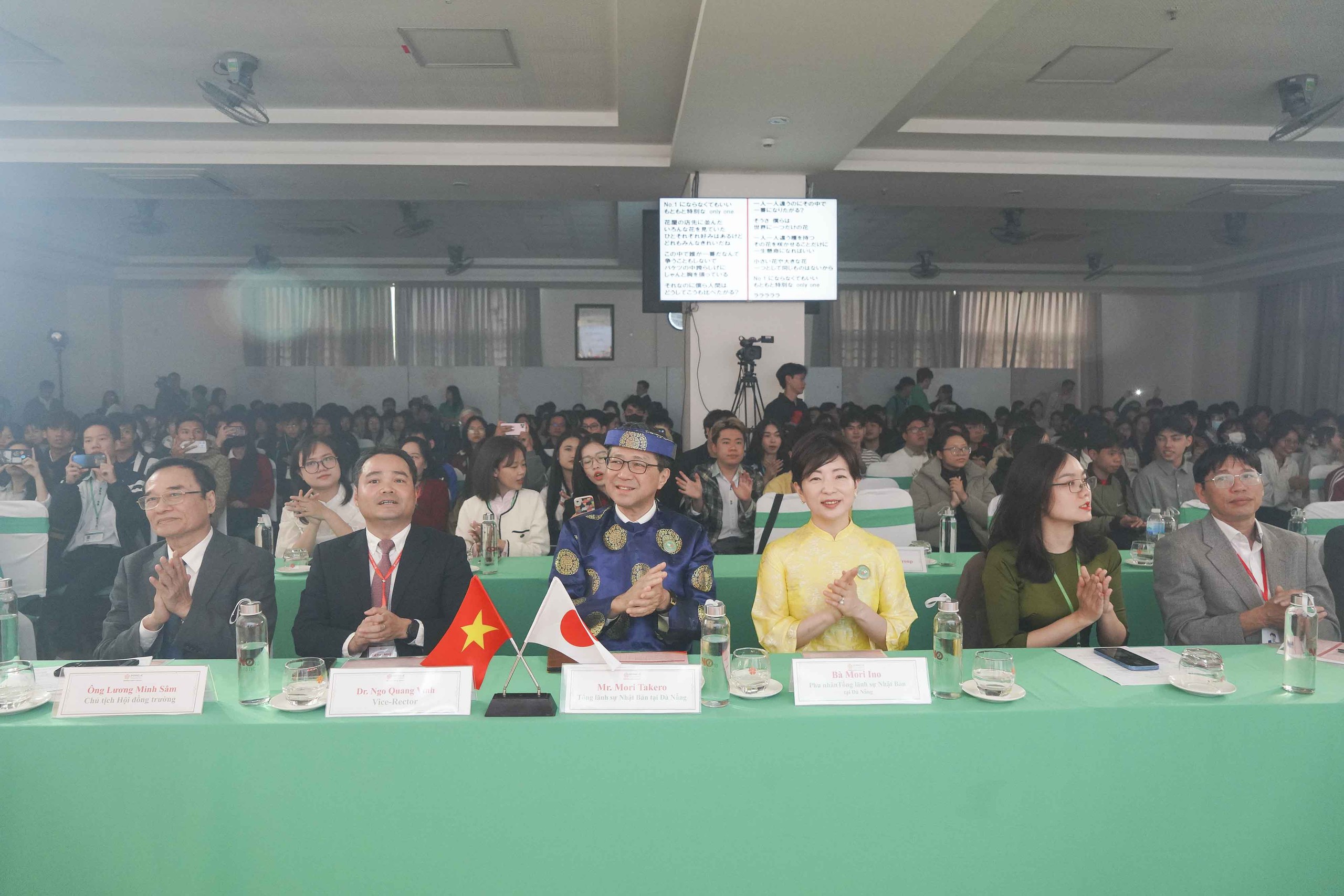 Hlavní události 10. ročníku vietnamsko-japonského kulturního výměnného programu - Foto 2. Đặc sắc chương trình giao lưu văn hoá Việt – Nhật lần thứ 10 - Ảnh 2.