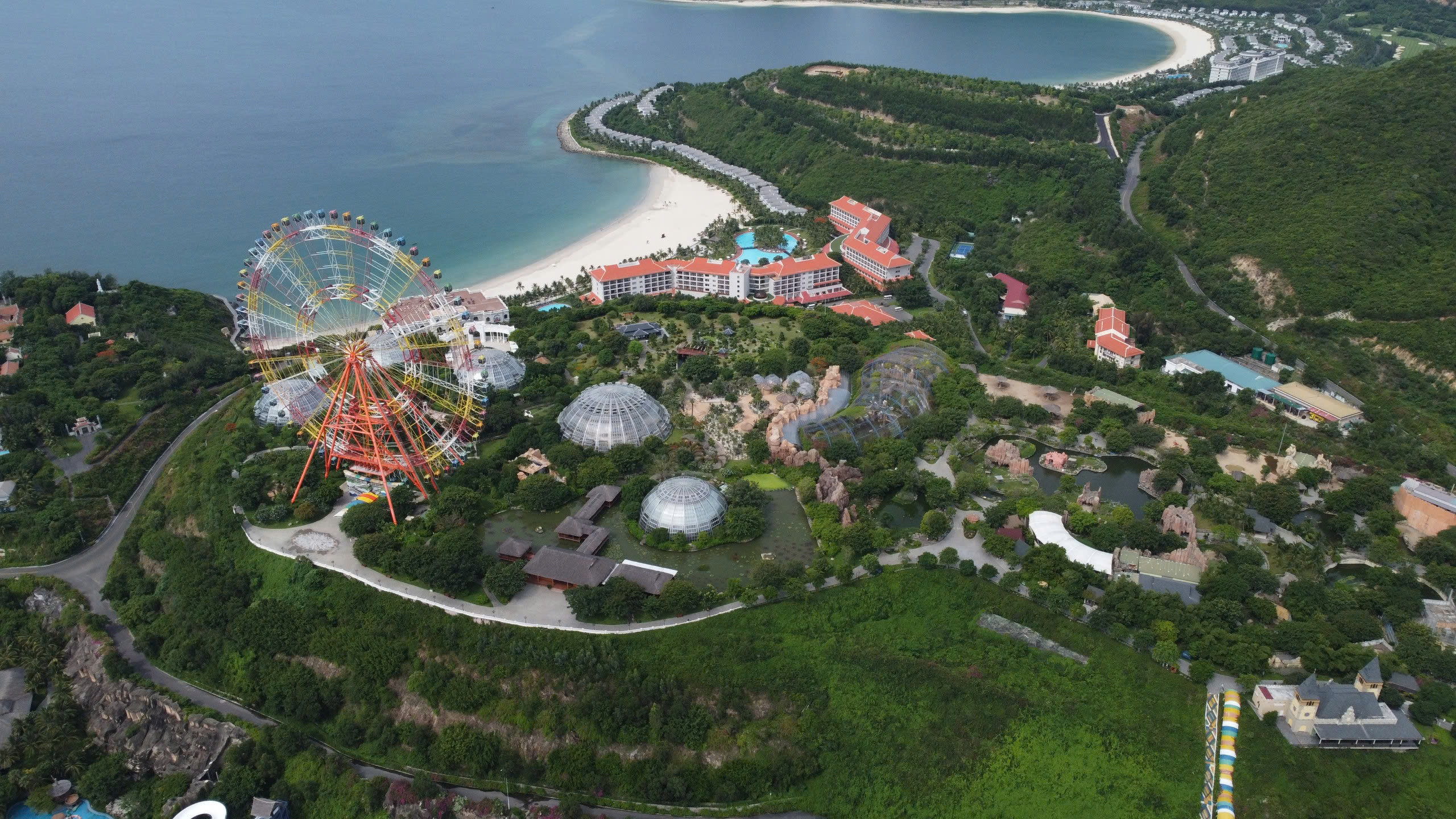 ផែនការប្រមូលថ្លៃចូលឆ្នេរសមុទ្រញ៉ាត្រាង - រូបថត ១. Dự kiến thu phí tham quan vịnh Nha Trang - Ảnh 1.