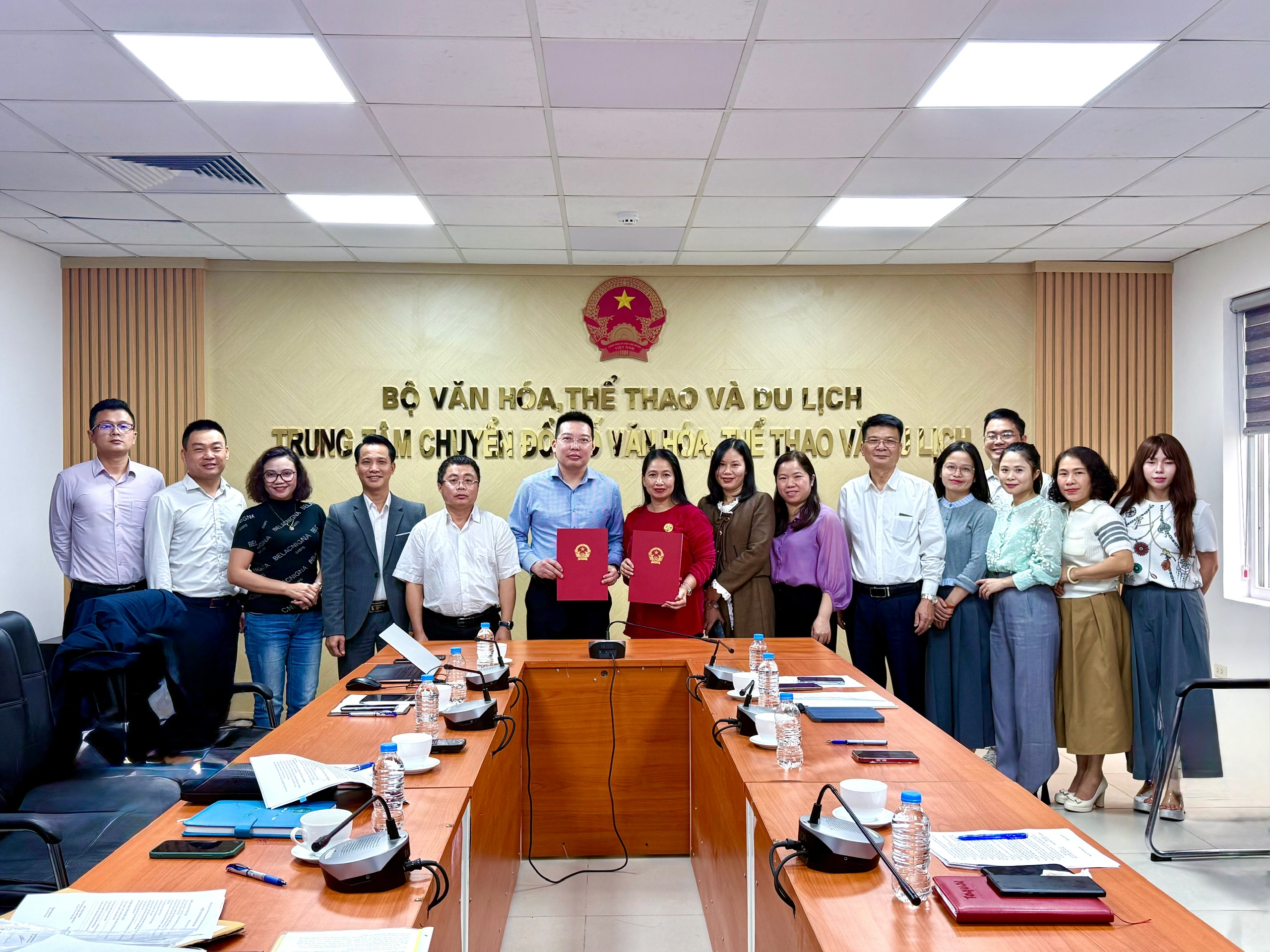 Thực hiện sáp nhập Báo Điện tử Tổ Quốc vào Báo Văn Hóa - Ảnh 3. Thực hiện sáp nhập Báo Điện tử Tổ Quốc vào Báo Văn Hóa - Ảnh 3.