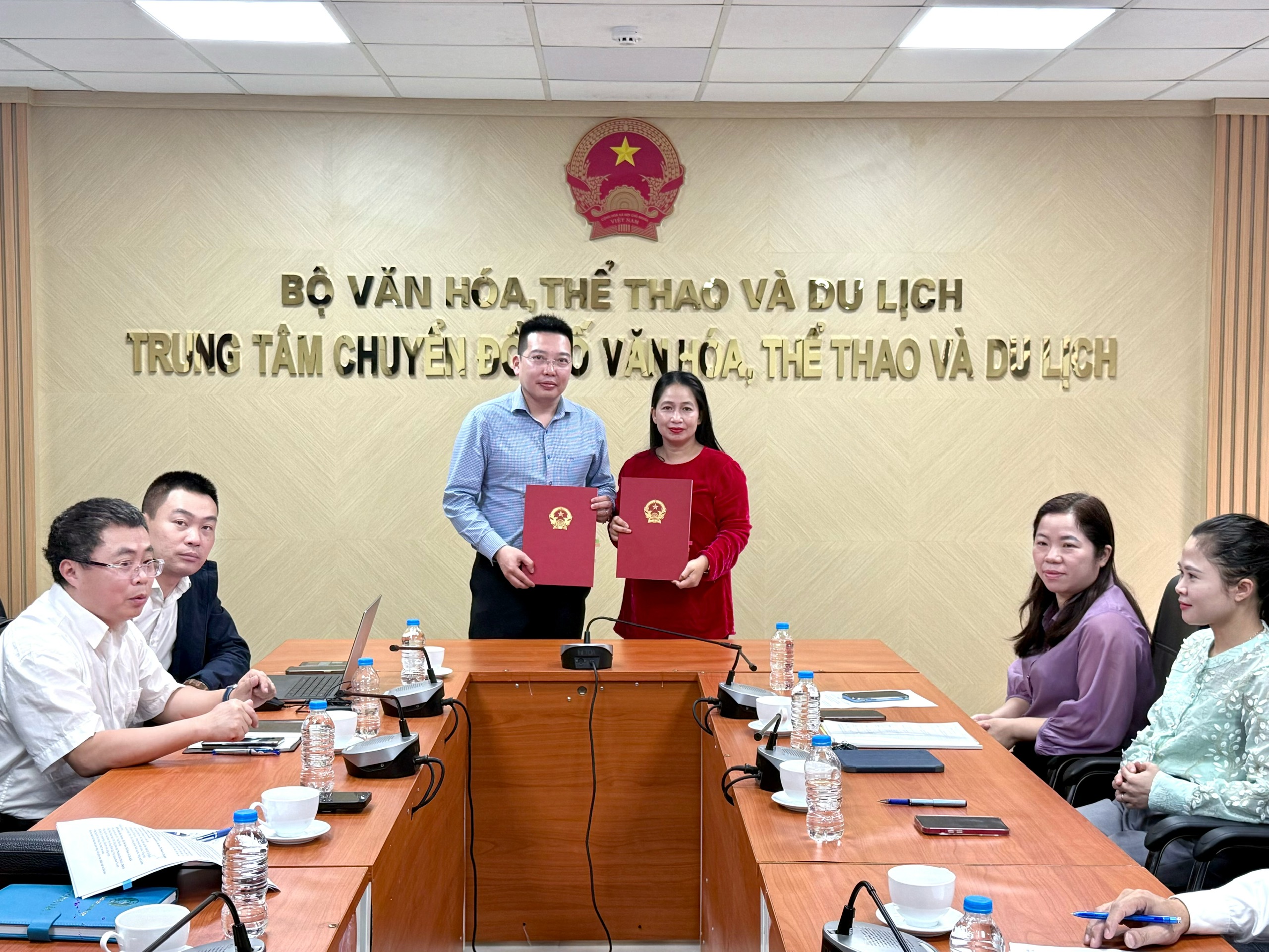 Thực hiện sáp nhập Báo Điện tử Tổ Quốc vào Báo Văn Hóa - Ảnh 2. Thực hiện sáp nhập Báo Điện tử Tổ Quốc vào Báo Văn Hóa - Ảnh 2.