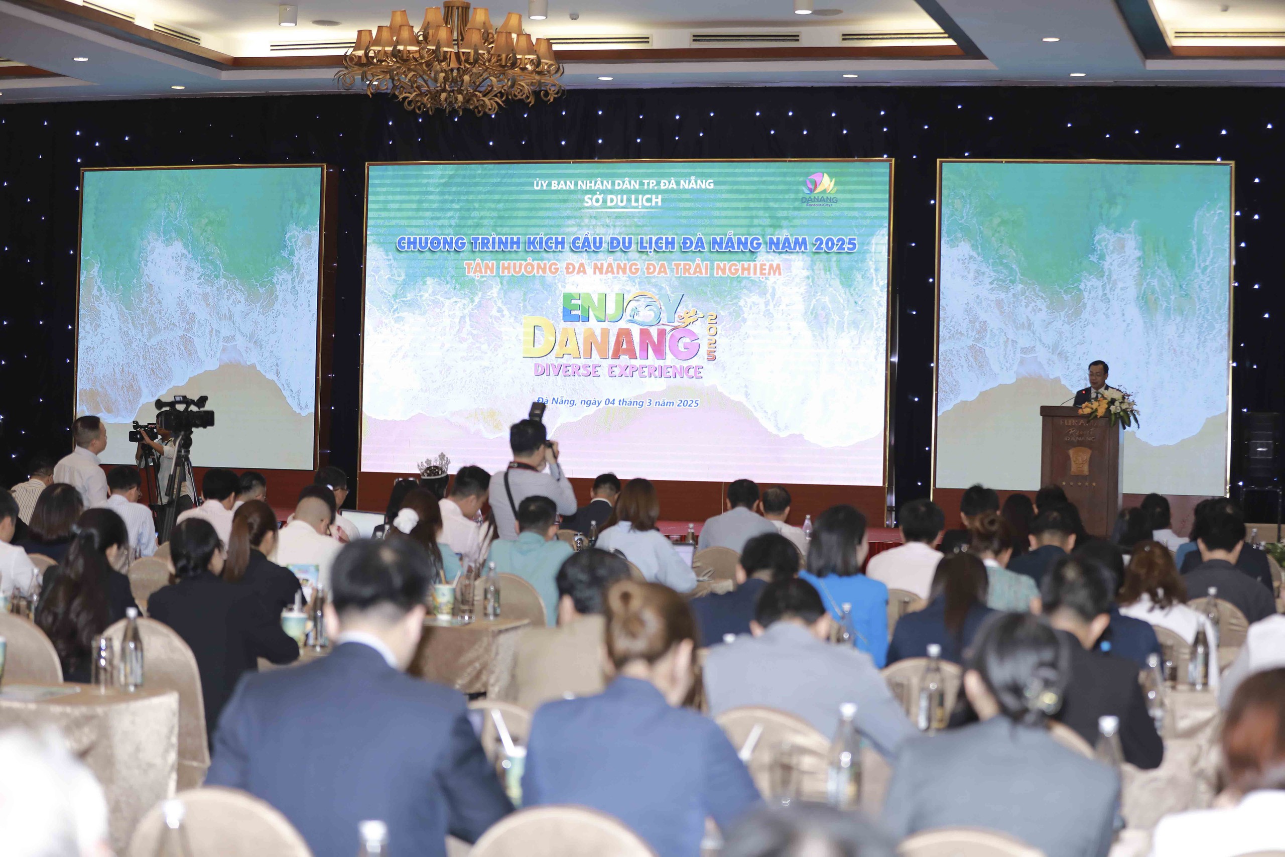 Đà Nẵng tung gói kích cầu du lịch hấp dẫn trong năm 2025 - Ảnh 1. Đà Nẵng tung gói kích cầu du lịch hấp dẫn trong năm 2025 - Ảnh 1.
