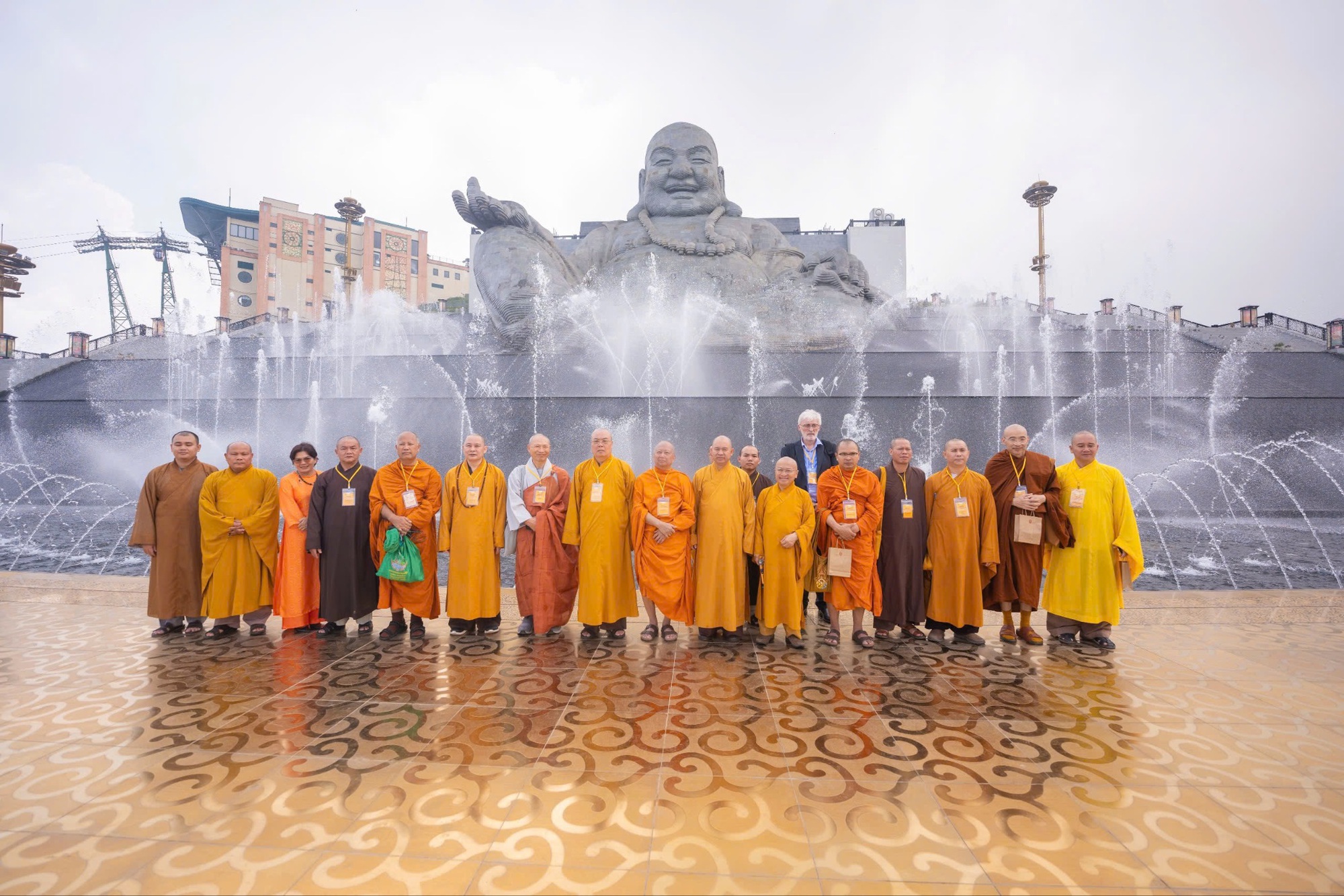 Candlelight prayer ceremony for global peace to be held in Vesak 2025 - Ảnh 2.