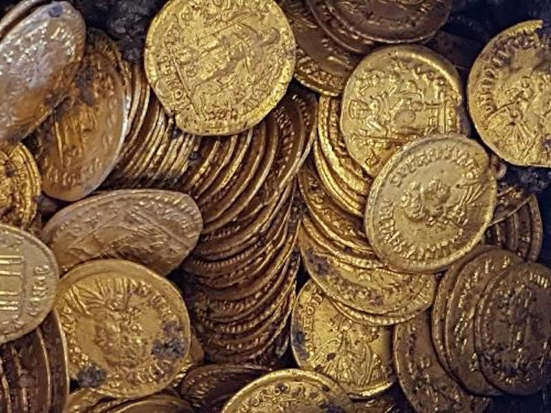 Sự kỳ diệu của tiền vàng luôn kích thích trí tò mò của chúng ta. Hãy cùng chiêm ngưỡng hình ảnh về tiền vàng và khám phá những bí mật trong đó.