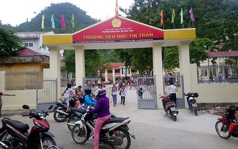 Trường Tiểu học thị trấn Phong Thổ, Lai Châu bị 'tố' lạm thu