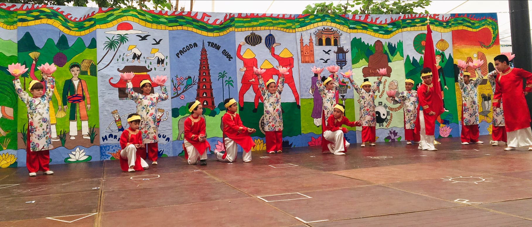Rực rỡ sắc màu văn hóa Việt Nam tại Mexico