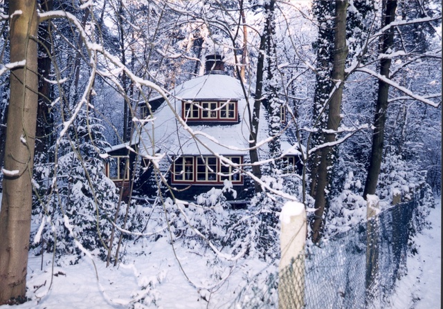 Chắc hẳn, nhiều người sẽ nhầm lẫn ngôi nhà xinh xắn này là nơi trú ngụ của ông già Noel
