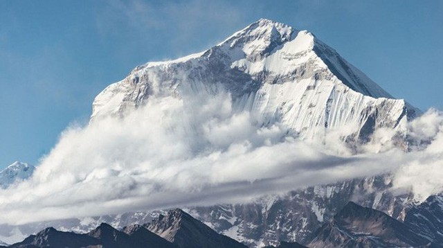 Chinh phục đỉnh Gurja (Nepal), 9 người leo núi thiệt mạng vì bão tuyết - Ảnh 1.