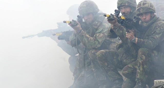 Quân đội Nga bị tố “quay ngược đồng hồ”, khiêu khích NATO - Ảnh 1.