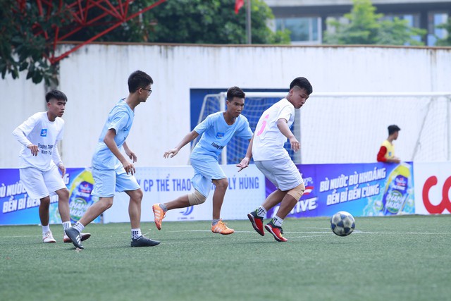 Tưng bừng khai mạc giải bóng đá học sinh THPT Hà Nội 2018 - Ảnh 1.