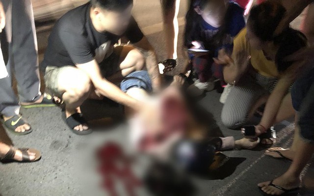 Vụ cô gái bị bạn trai cũ đâm dã man trên phố Hà Nội: Người yêu mới của nạn nhân đau buồn, mong sớm bắt được hung thủ - Ảnh 1. Vụ cô gái bị bạn trai cũ đâm dã man trên phố Hà Nội: Người yêu mới của nạn nhân đau buồn, mong sớm bắt được hung thủ - Ảnh 1.