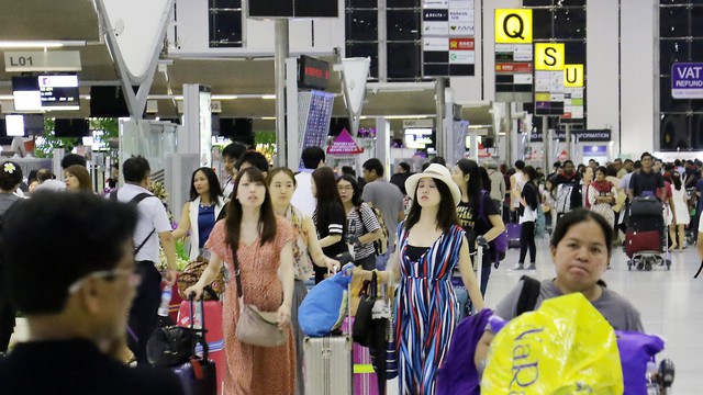 Sân bay Bangkok tăng gấp 3 công suất do bùng nổ du lịch - Ảnh 1.