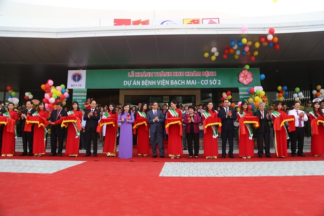 Phó Thủ tướng Vũ Đức Đam dự lễ khánh thành cơ sở 2 Bệnh viện Bạch Mai, Việt Đức  - Ảnh 4.