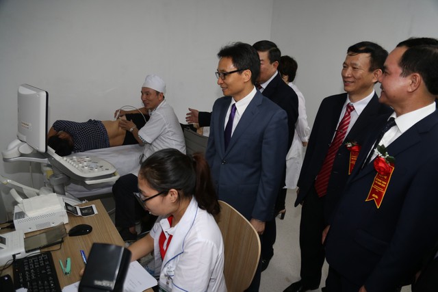 Phó Thủ tướng Vũ Đức Đam dự lễ khánh thành cơ sở 2 Bệnh viện Bạch Mai, Việt Đức  - Ảnh 2.