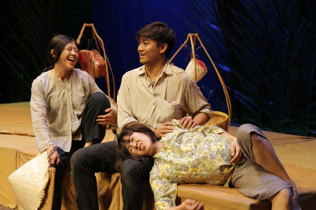 Lê Phương khiến khán giả khóc như mưa trong vở kịch Đời Như Ý - Ảnh 1.