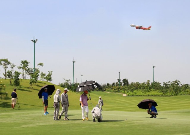 Hàng chục sân golf khủng trong tay các đại gia, Bộ Kế hoạch & Đầu tư bối rối hỏi địa phương - Ảnh 2.