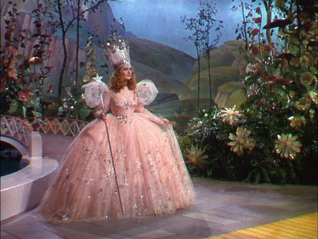 Những chiếc đầm hồng trên màn ảnh Hollywood nổi tiếng nhất mọi thời đại - Ảnh 7.