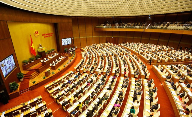 Tuần này Quốc hội bàn bạc về việc kéo dài thực hiện thí điểm cấp thị thực điện tử cho người nước ngoài nhập cảnh Việt Nam - Ảnh 1.