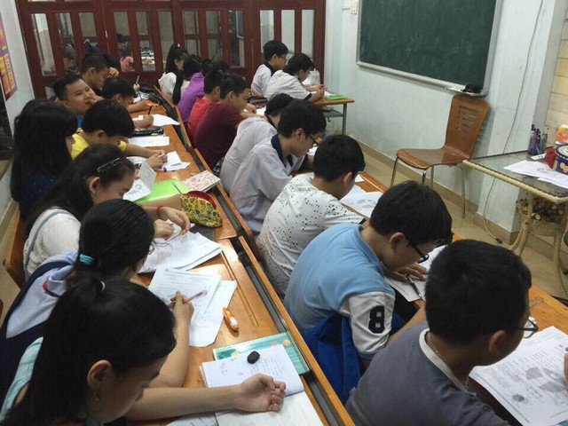 TP. Hồ Chí Minh: Tuyệt đối không dạy thêm, học thêm đối với học sinh tiểu học - Ảnh 1.
