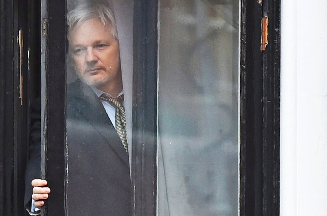 Bị Ecuador chối bỏ, số phận nhà sáng lập WikiLeaks sắp lâm nguy? - Ảnh 1.