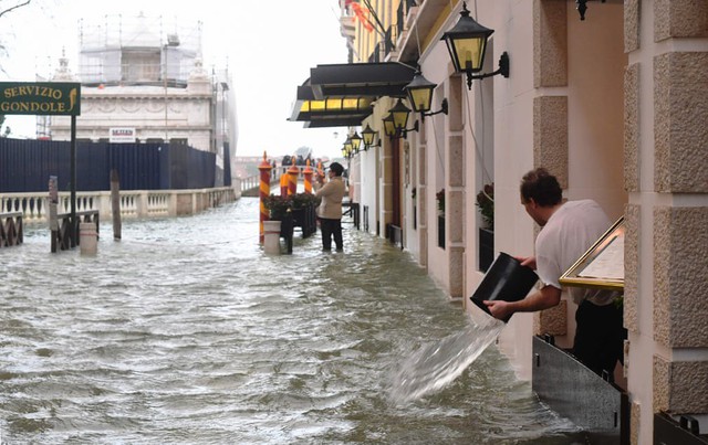Ngắm nhìn một Venice vẫn vô cùng lãng mạn kể cả khi bị ngập gần thành bể bơi - Ảnh 6.