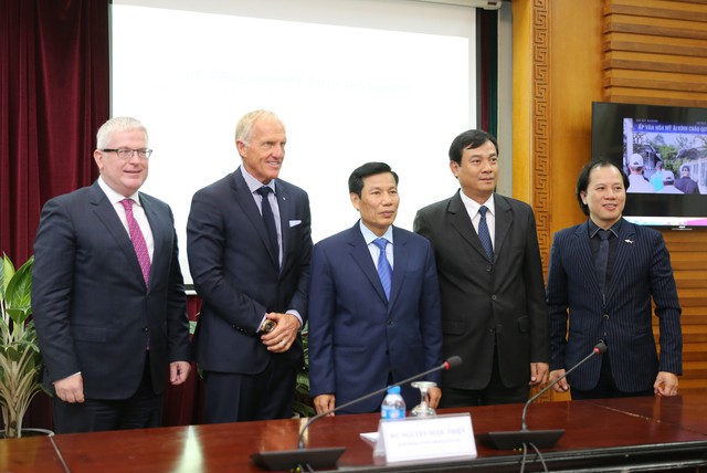Huyền thoại Golf thế giới chính thức trở thành Đại sứ Du lịch Việt Nam - Ảnh 3.