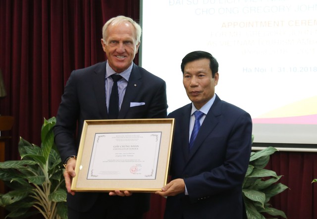 Huyền thoại Golf thế giới chính thức trở thành Đại sứ Du lịch Việt Nam - Ảnh 1.