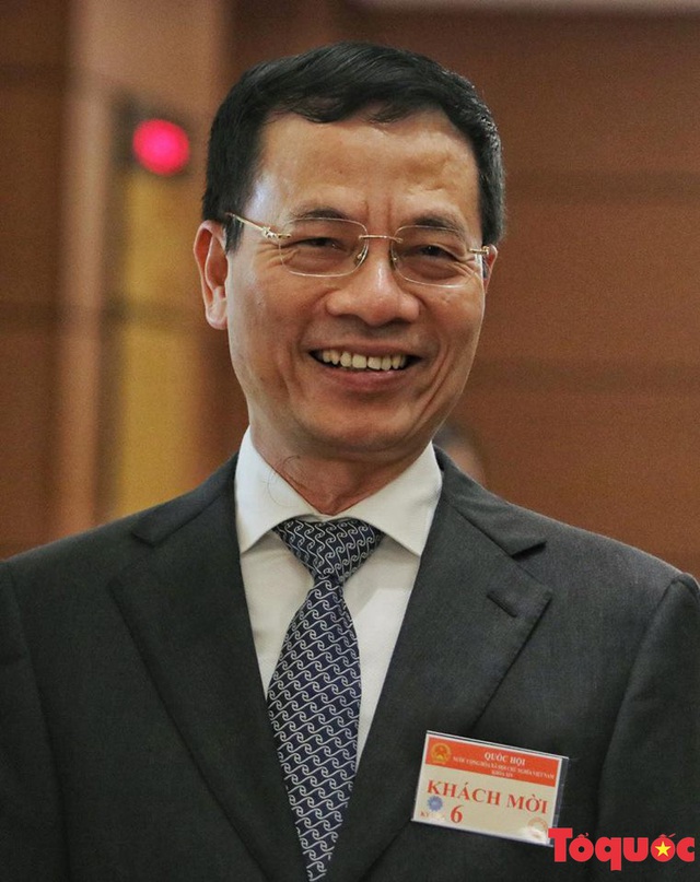 Lần đầu đăng đàn tại Quốc hội, Bộ trưởng Nguyễn Mạnh Hùng khẳng định: Không thể bỏ trận địa không gian mạng - Ảnh 1.