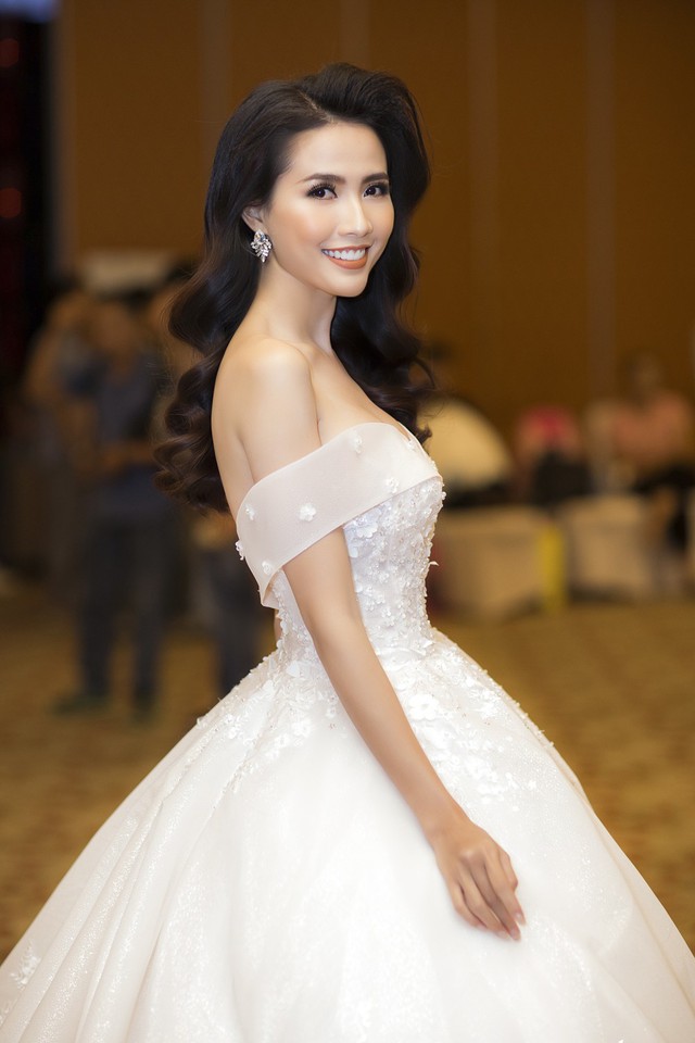 Hoa hậu Phan Thị Mơ: Đăng quang xong đến giờ vẫn ế - Ảnh 1.