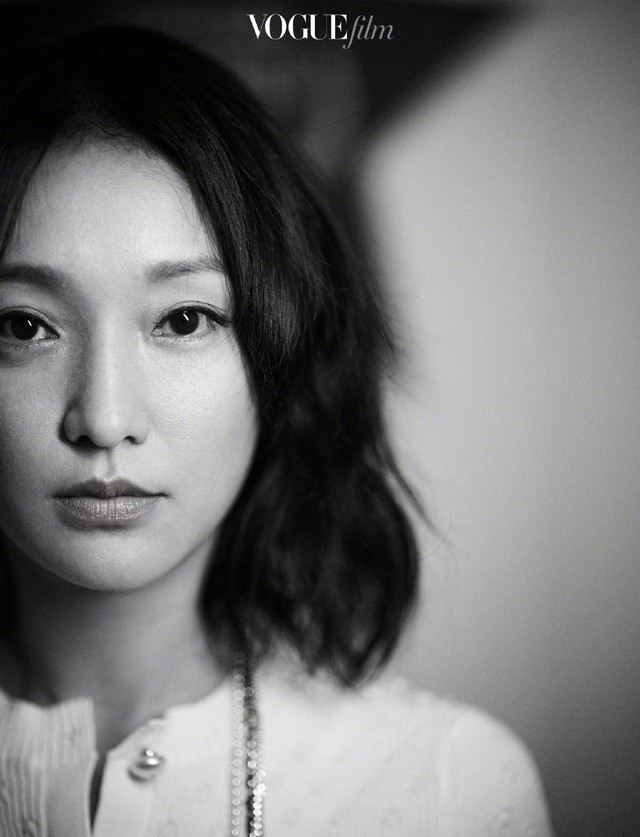 Ba thế hệ sao điện ảnh Trung Quốc trong bộ ảnh trắng đen của Vogue gọi tên ai? - Ảnh 1.