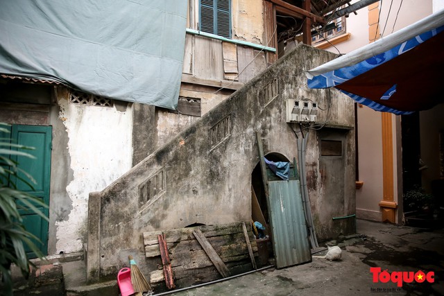 Cận cảnh khu nhà khách Tỉnh ủy Lai Châu (cũ) bỏ hoang gần 20 năm tại Hà Nội đang có nguy cơ đổ sập - Ảnh 3.