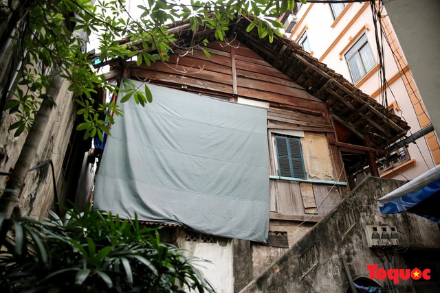 Cận cảnh khu nhà khách Tỉnh ủy Lai Châu (cũ) bỏ hoang gần 20 năm tại Hà Nội đang có nguy cơ đổ sập - Ảnh 2.