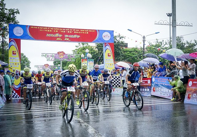 Tổ chức Giải đua xe đạp quốc tế Một đường đua hai quốc gia năm 2018 - Ảnh 1.