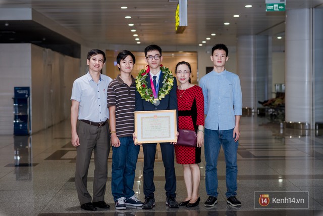 Việt Nam đại thắng Olympic Thiên văn học: BTC nghẹn lời trước lời giải xuất sắc hơn cả đáp án của thí sinh Hà Nội - Ảnh 3.