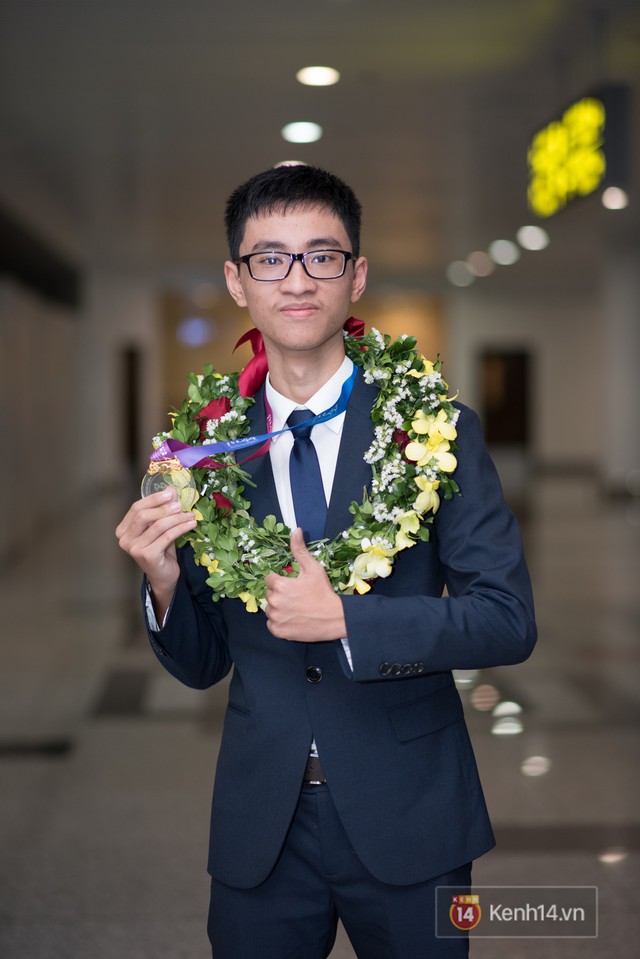 Việt Nam đại thắng Olympic Thiên văn học: BTC nghẹn lời trước lời giải xuất sắc hơn cả đáp án của thí sinh Hà Nội - Ảnh 4.