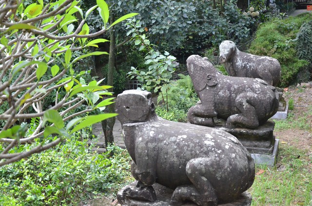 Về chùa Phật tích, chiêm ngưỡng 10 linh thú bằng đá - Ảnh 3.
