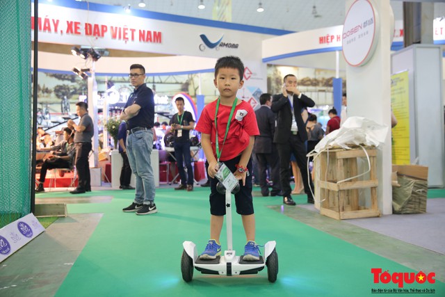 Sôi động ngày khai mạc Triển lãm quốc tế Thiết bị và Sản phẩm thể thao Việt Nam, VietNam sport show 2018 - Ảnh 13.