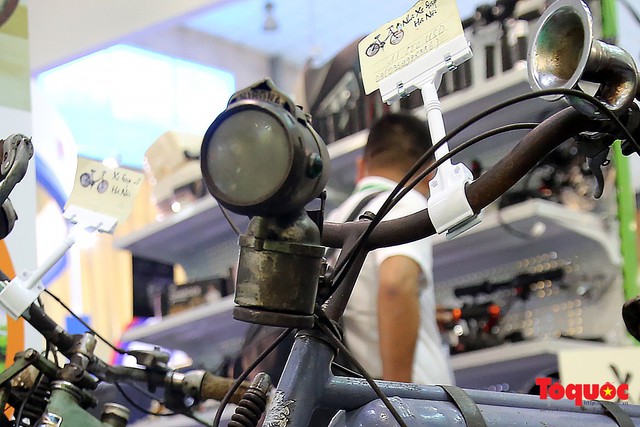 Chiêm ngưỡng chiếc xe đạp cổ 107 năm tuổi có giá 11.000 USD xuất hiện trong VietNam sport show 2018 tại Hà Nội - Ảnh 6.