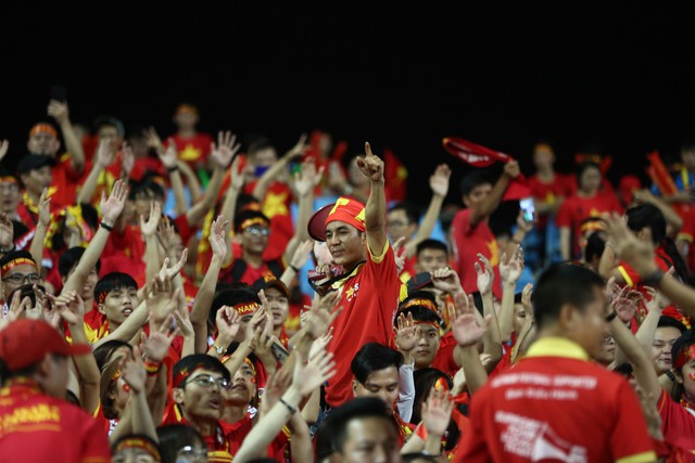Việt Nam vs Malaysia: Thầy trò HLV Park Hang-seo giành chiến thắng trước đối thủ đáng gờm nhất bảng - Ảnh 17.