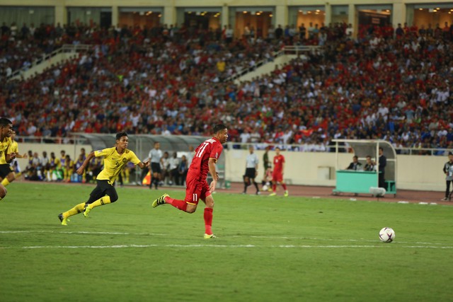 Việt Nam vs Malaysia: Thầy trò HLV Park Hang-seo giành chiến thắng trước đối thủ đáng gờm nhất bảng - Ảnh 1.