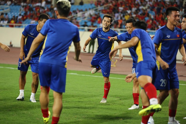Việt Nam vs Malaysia: Thầy trò HLV Park Hang-seo giành chiến thắng trước đối thủ đáng gờm nhất bảng - Ảnh 13.
