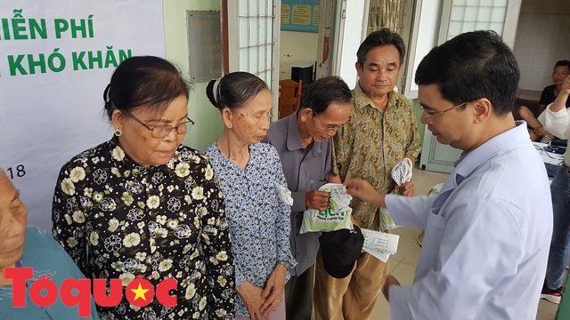 Khám và phát thuốc miễn phí cho người dân có hoàn cảnh khó khăn ở Đà Nẵng - Ảnh 3.