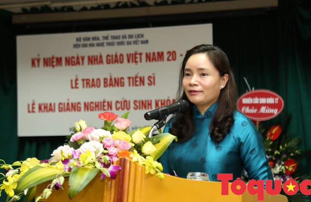 Thứ trưởng Trịnh Thị Thủy chúc mừng Ngày Nhà giáo Việt Nam  - Ảnh 2.