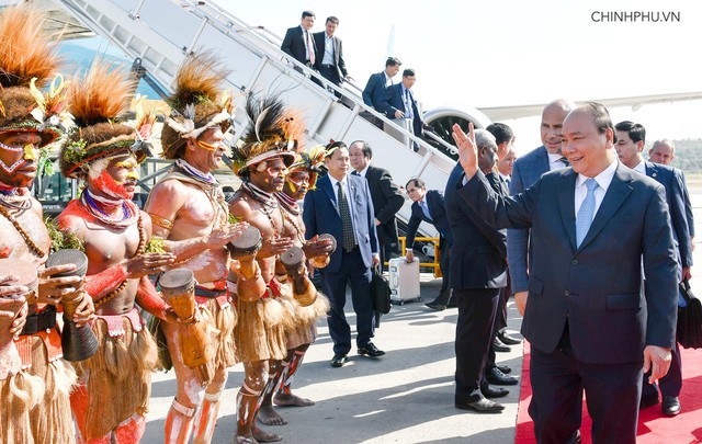 Thủ tướng bắt đầu chuyến tham dự tham dự Hội nghị cấp cao APEC lần thứ 26 - Ảnh 2.