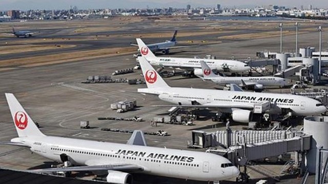 Sau vụ say xỉn, Japan Airlines sẽ kiểm tra hơi thở phi công - Ảnh 1.
